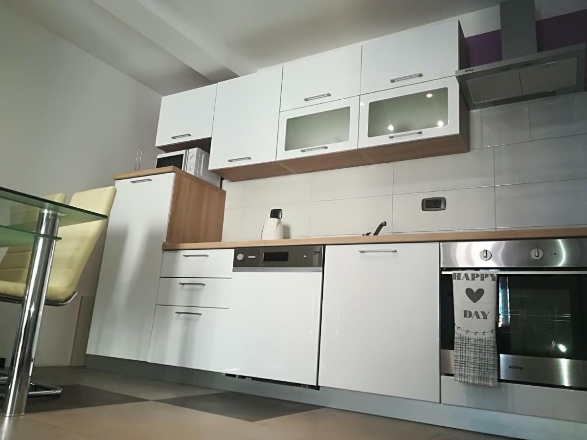 Apartman Brzovic Омиш Экстерьер фото