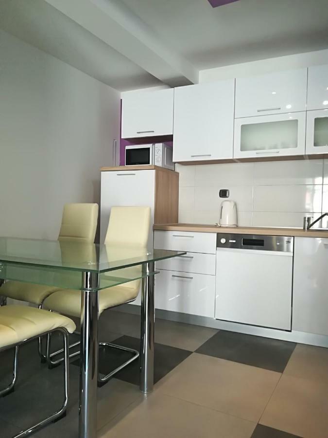 Apartman Brzovic Омиш Экстерьер фото
