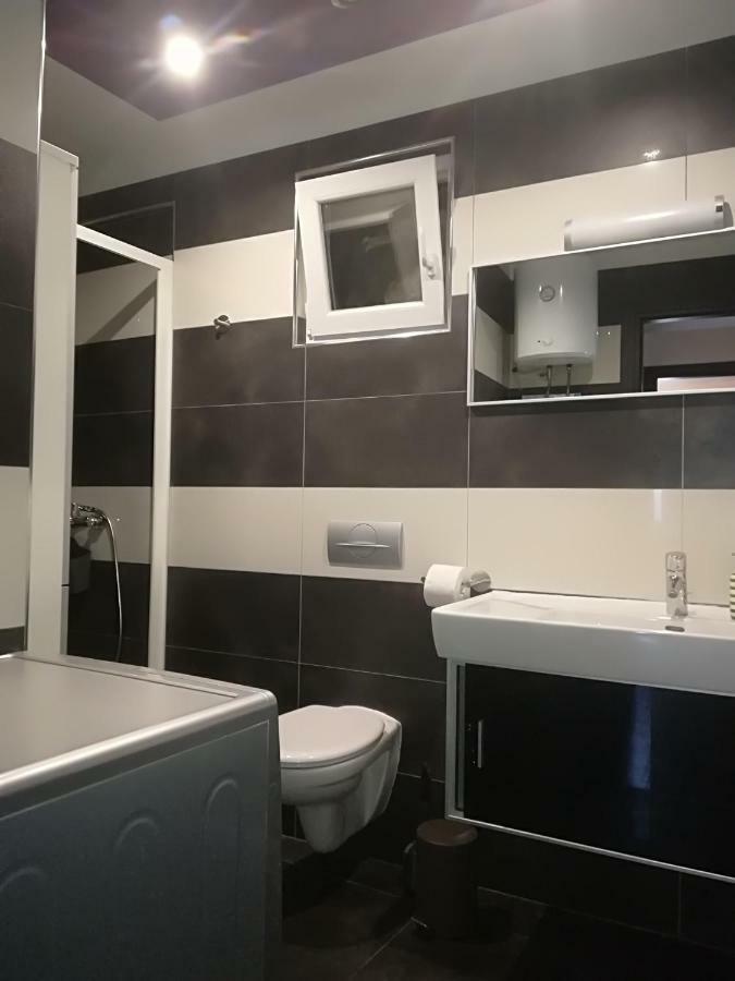 Apartman Brzovic Омиш Экстерьер фото